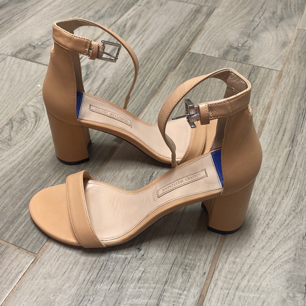 EUC Stuart Weitzman nude heels